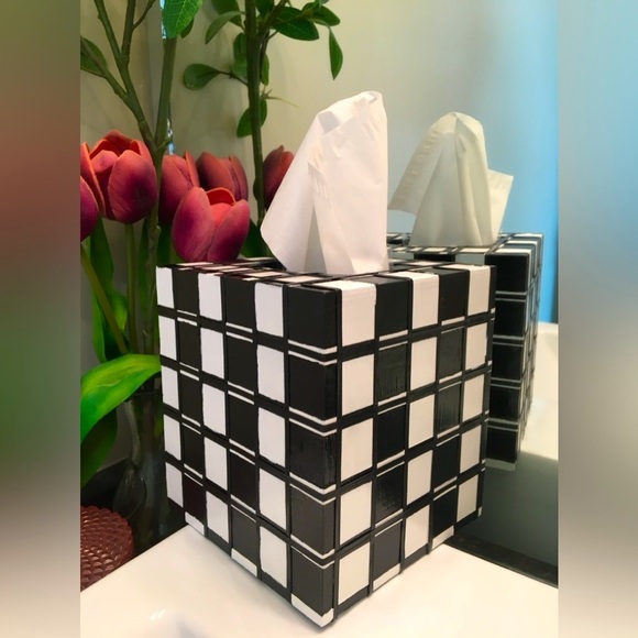 HANDMADE CHECKERBOARD THEMED TISSUE BOX - Picture 1 of 8